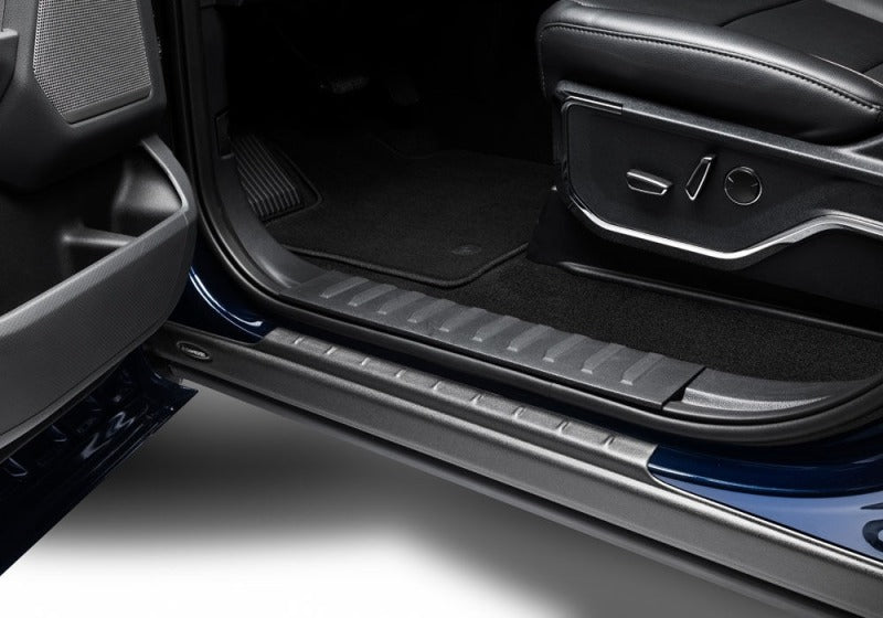 Bushwacker 20-24 Chevrolet/GMC Silverado/Sierra 2500/3500HD CC Trail Armor Rocker Panel - Black