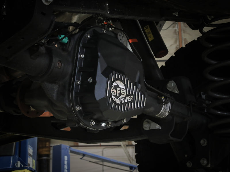 غطاء تفاضلي خلفي من سلسلة فورد F-150 Pro موديل 97-23 aFe أسود اللون مع زعانف آلية