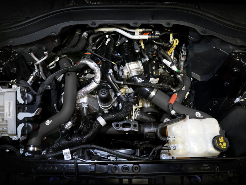 أنبوب شحن جانبي ساخن لمبرد داخلي aFe BladeRunner مقاس 2 1/4 بوصة لسيارة Ford Explorer V6-3.0L (tt) موديل 2002-2003 - أسود