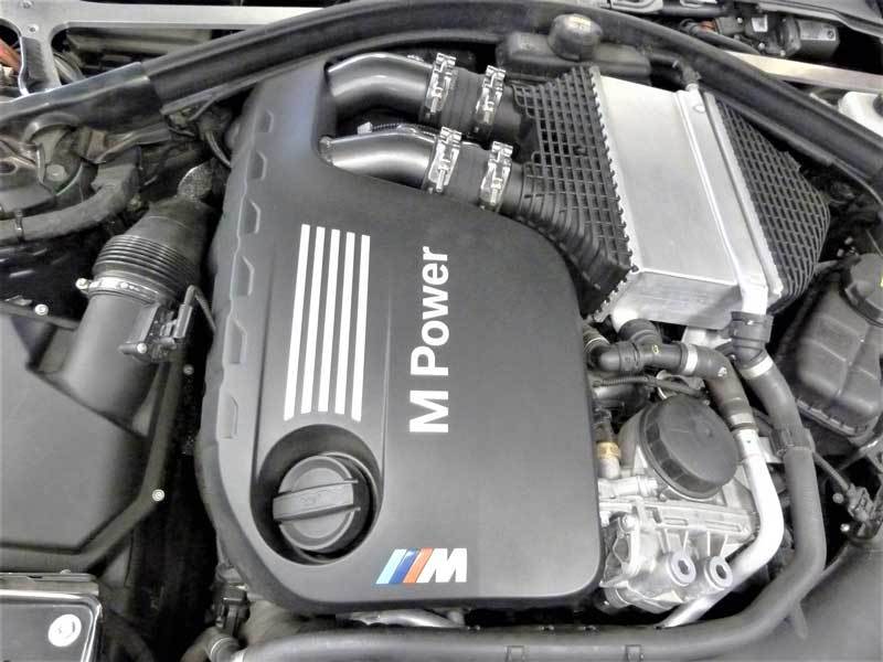 مجموعة أنابيب شحن مبرد توربيني AEM Induction 15-20 BMW M3/M4 L6-3.0LF/I
