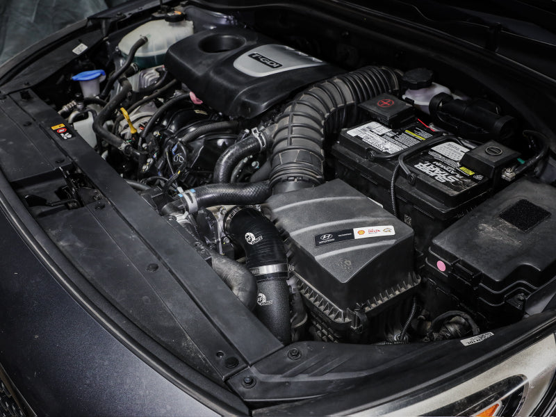 أنبوب شحن بارد من الألومنيوم aFe BladeRunner مقاس 2-1/2 بوصة أسود لسيارة Hyundai Elantra GT L4-1.6L (t) موديل 17-20